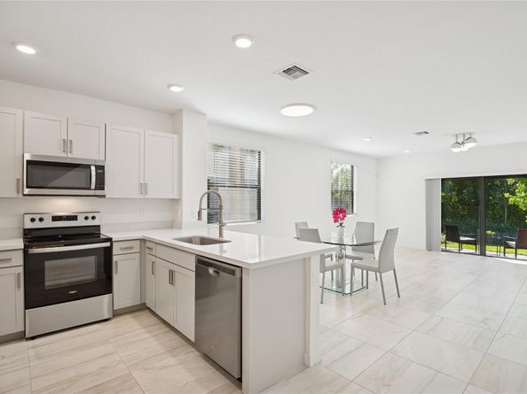 180 SE 5th Ct, Deerfield Beach FL 33441