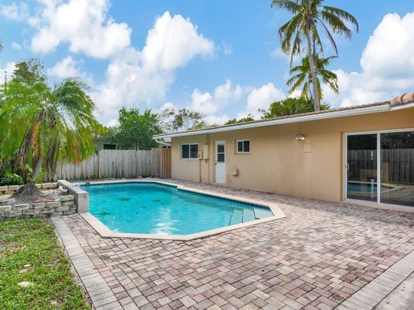 1300 NE 26th Avenue NE, Pompano Beach FL 33062