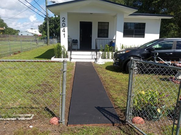 2041 NW 100th Street, Miami FL 33147