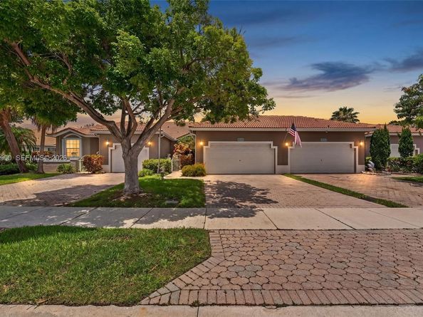 2411 SW Aragon Boulevard 2, Sunrise FL 33322