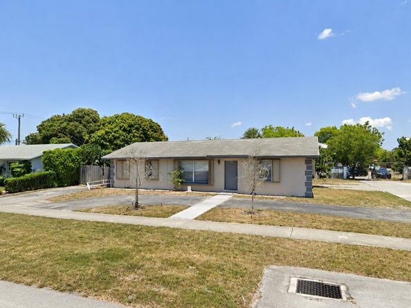 399 SW 14th Street, Deerfield Beach FL 33441