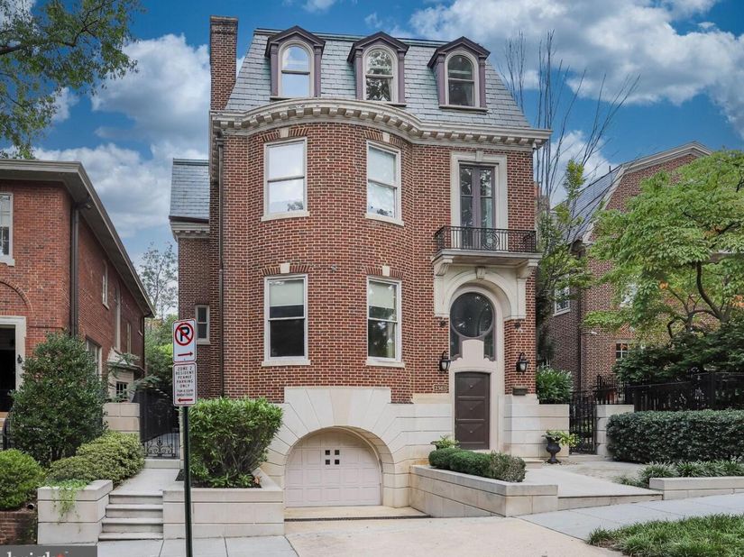 2303 Bancroft Place NW, Washington DC 20008