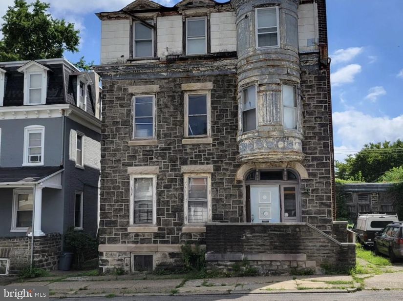 5917 N 13TH Street, Philadelphia PA 19141