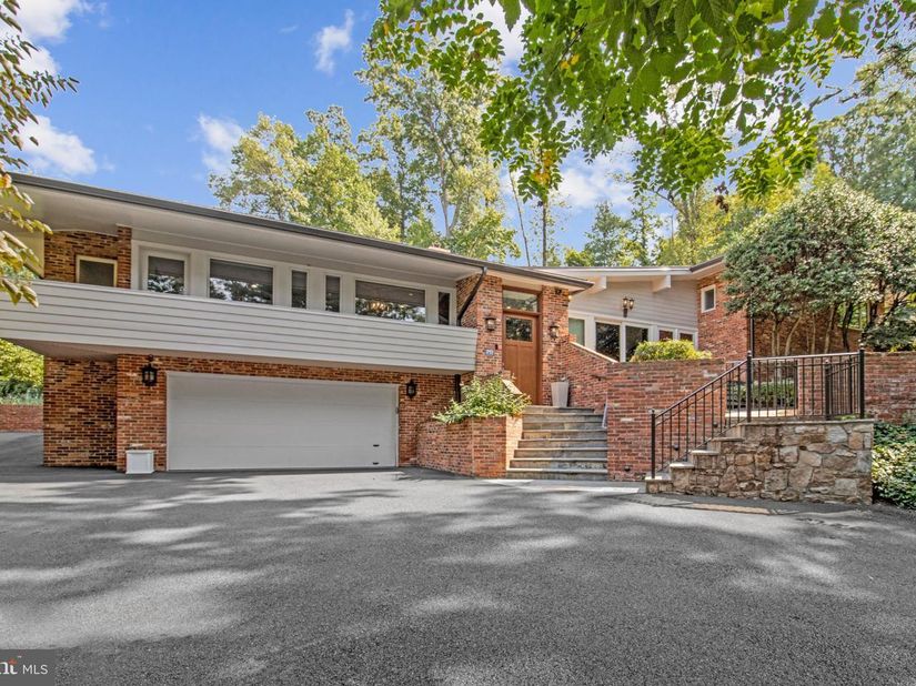 1753 Army Navy Drive, Arlington VA 22202