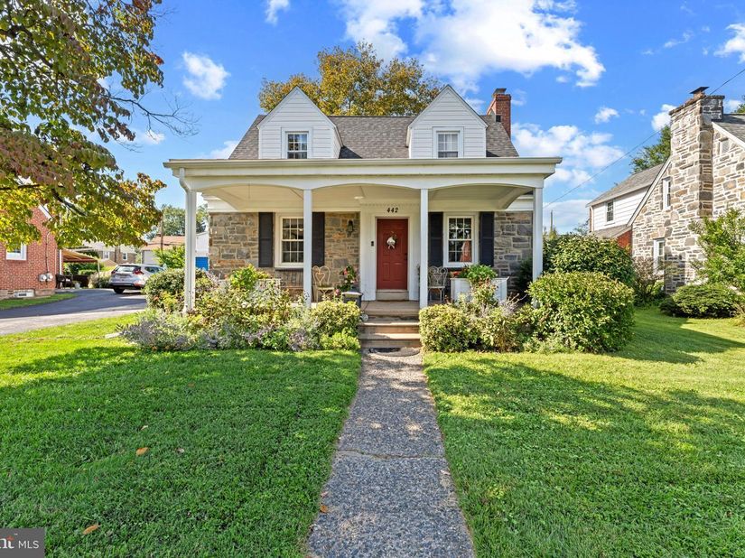 442 Thatcher Road, Springfield PA 19064