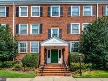 2919 S Buchanan Street