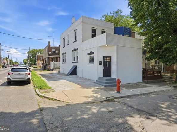 2501 S Dewey Street, Philadelphia PA 19142