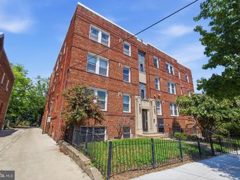 1380 Bryant Street NE