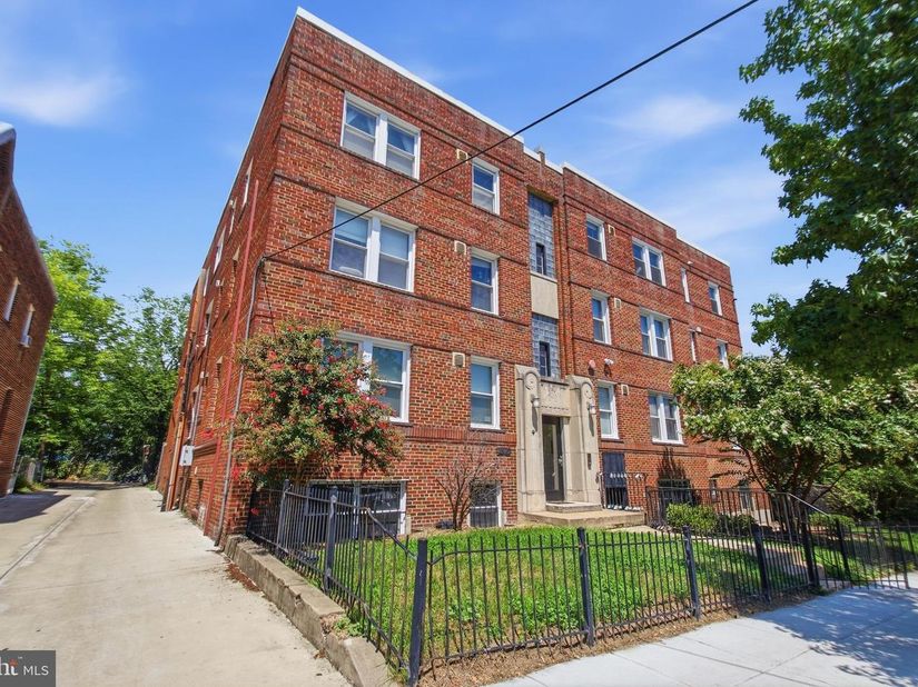 1380 Bryant Street NE 10, Washington DC 20018