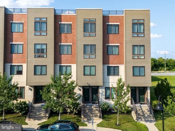 414 Lakeview Court