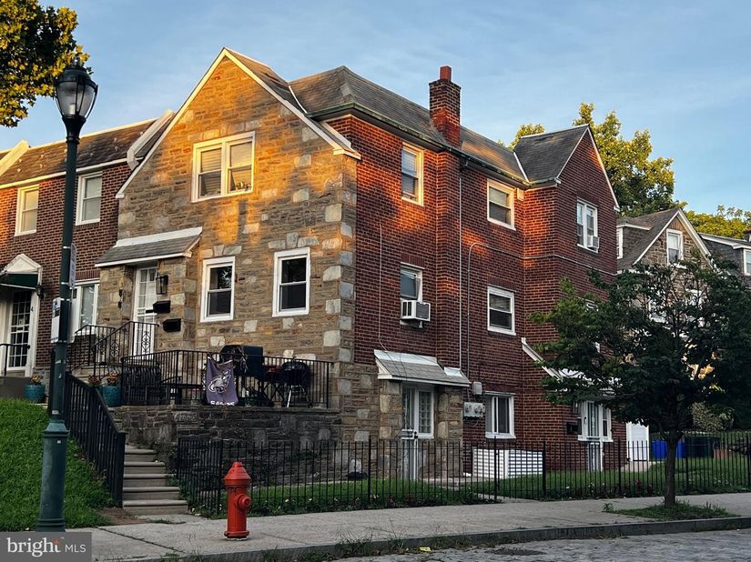 2 E Mcpherson Street, Philadelphia PA 19119