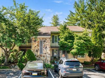 242 Valley Stream Lane