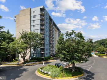 3800 Powell Lane