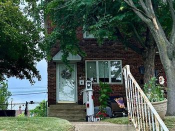 338 S Stratford Road