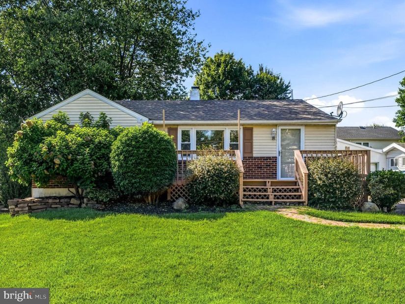 234 Garden Avenue, Horsham PA 19044