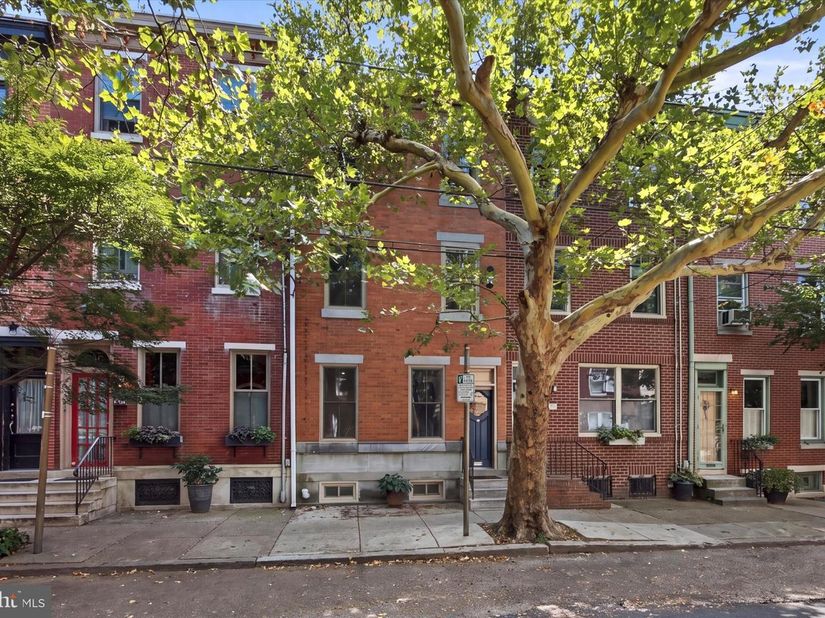 1012 Carpenter Street, Philadelphia PA 19147