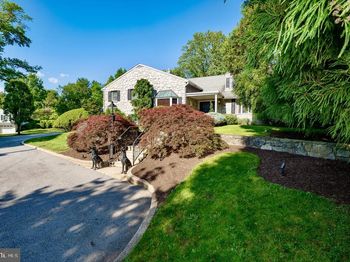 405 Boxwood Road