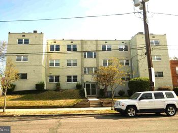 4810 Quarles Street NE