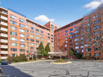 1121 Arlington Boulevard