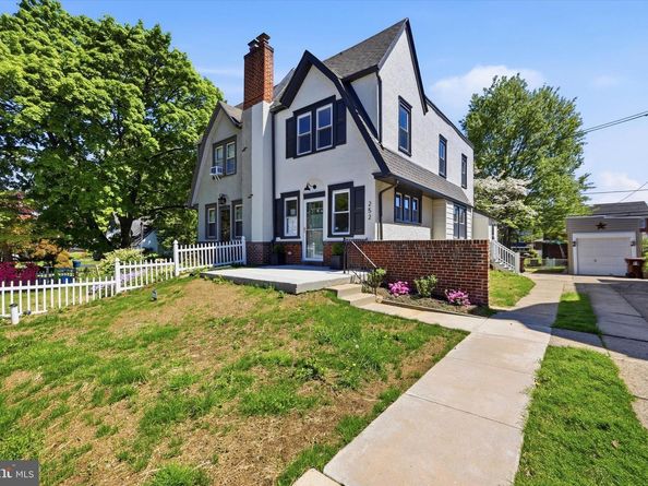 252 W Greenwood Avenue, Lansdowne PA 19050