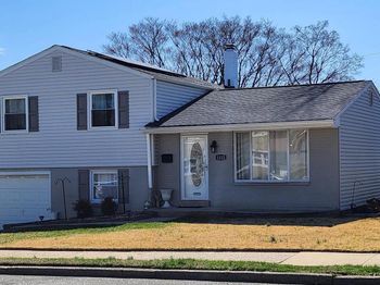 1112 Kent Lane
