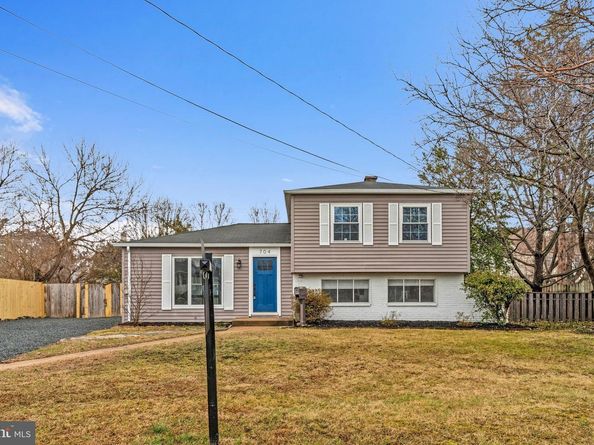 704 Alabama Drive, Herndon VA 20170