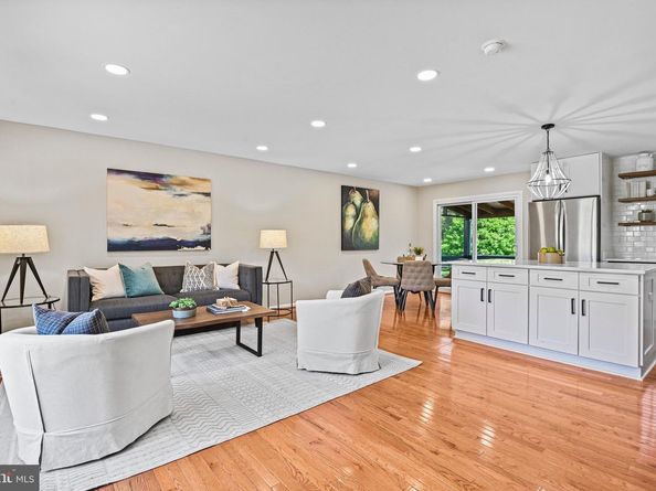 704 Alabama Drive, Herndon VA 20170