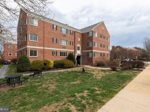 820B S Washington Street 325, Alexandria VA 22314