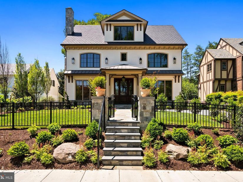 3022 44TH Place NW, Washington DC 20016