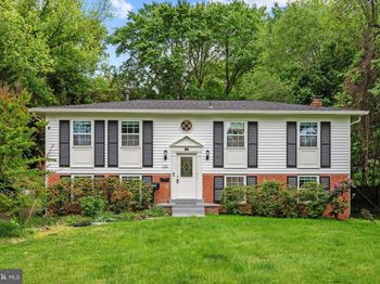 318 Lawyers Road NW