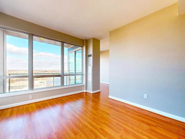 901 N Penn Street R2404, Philadelphia PA 19123