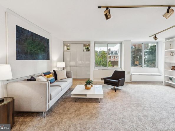 604 S Washington Square 105, Philadelphia PA 19106