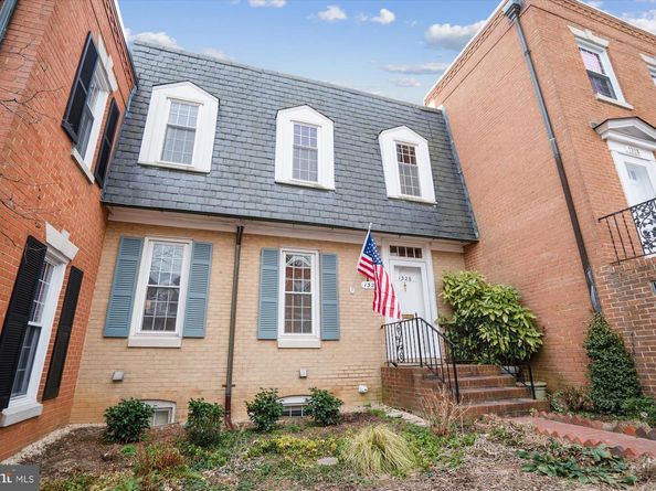 1326 N Lynnbrook Drive, Arlington VA 22201