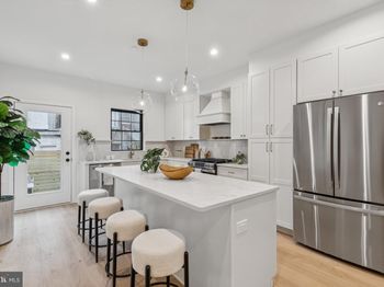 2316 Dickinson Street