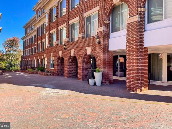 635 Slaters Lane G01, Alexandria VA 22314