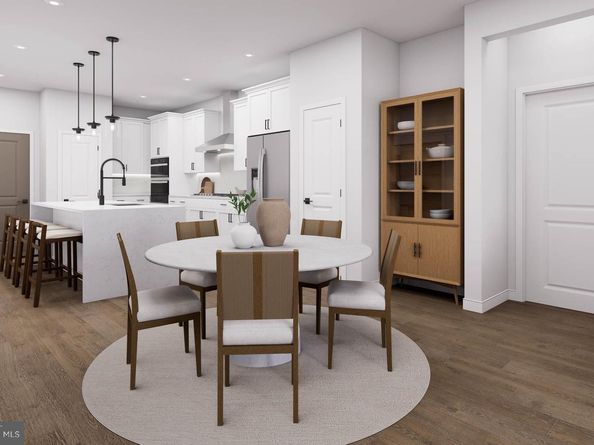 1961 Illumination Drive 6, Vienna VA 22182