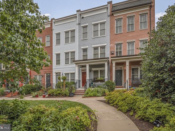 586 Regent Place NE, Washington DC 20017