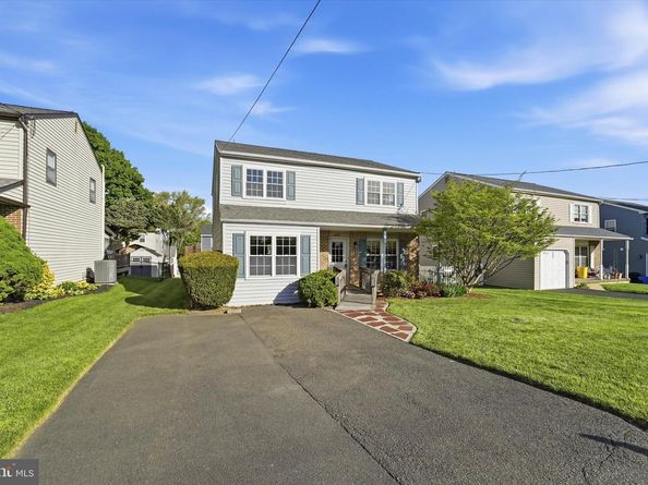 305 Roesch Avenue, Oreland PA 19075