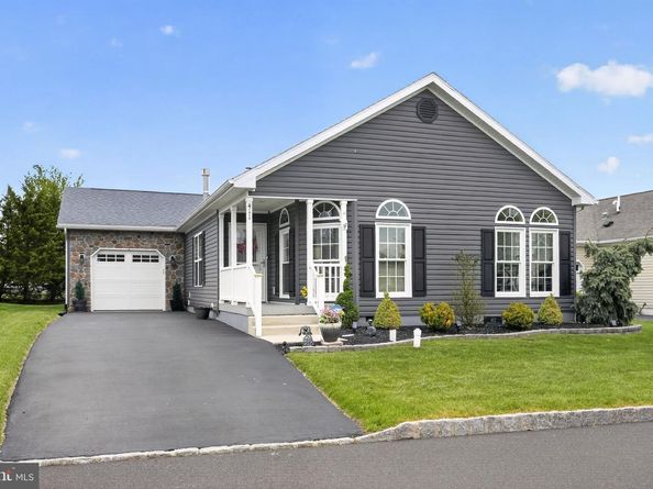 411 Honeysuckle Lane, Blue Bell PA 19422