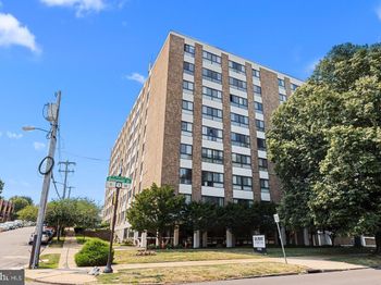 7600 E Roosevelt Boulevard