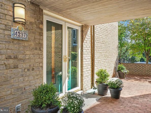 4297 Embassy Park Drive NW, Washington DC 20016