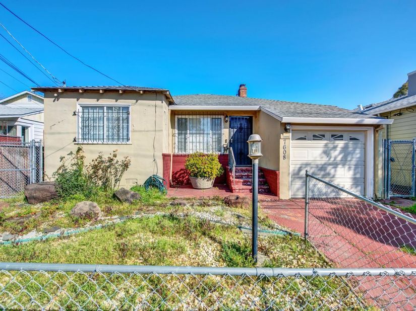 7608 Arthur Street, Oakland CA 94605