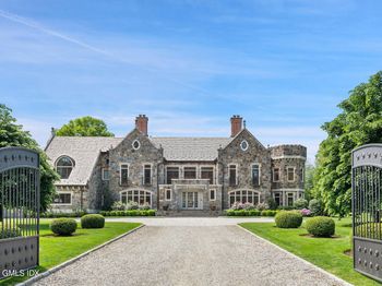 7 Loch Lane