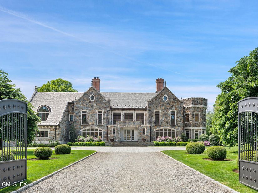7 Loch Lane, Greenwich CT 06830