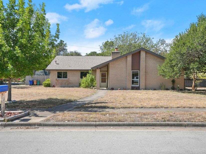 5003 Timber Wolf CIR, Austin TX 78727