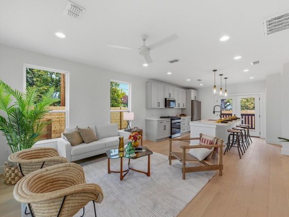 1199 Coleto ST, Austin TX 78702