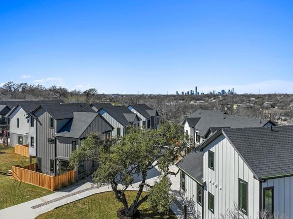 1736 Bunche RD B1, Austin TX 78721