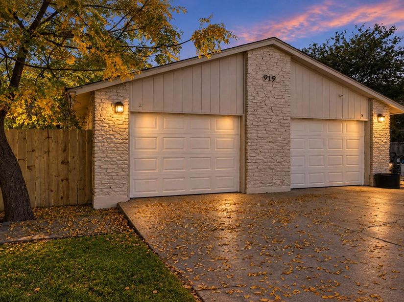 919 Fieldwood DR, Austin TX 78758