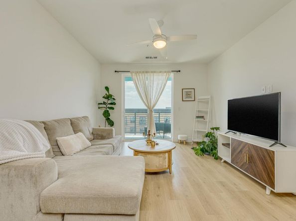 1701 Simond Ave 524, Austin TX 78723