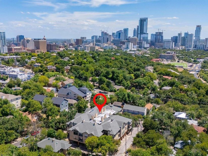 1910 Robbins PL 105, Austin TX 78705